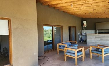 Casa en venta - 3 Dormitorios 1 Baño - 1118Mts2 - Florencio Varela