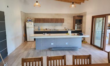 Casa en venta - 3 Dormitorios 1 Baño - 1118Mts2 - Florencio Varela