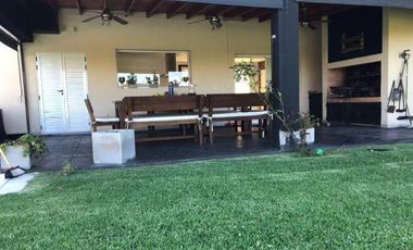 Casa en Matheu