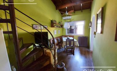 Casa de 6 ambientes en venta - Barrio Parque Bernal