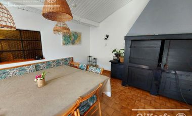 Casa de 6 ambientes en venta - Barrio Parque Bernal
