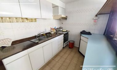 Casa de 6 ambientes en venta - Barrio Parque Bernal