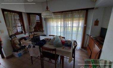 Casa de 6 ambientes en venta - Barrio Parque Bernal