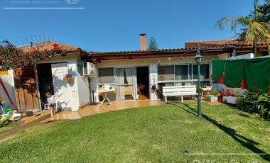 Casa de 6 ambientes en venta - Barrio Parque Bernal