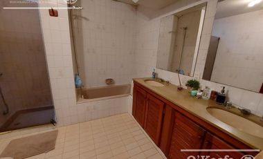 Casa de 6 ambientes en venta - Barrio Parque Bernal