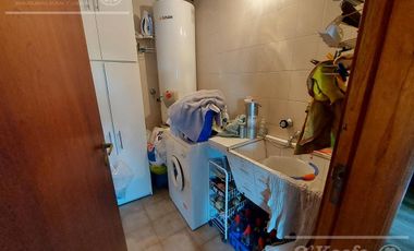 Casa de 6 ambientes en venta - Barrio Parque Bernal