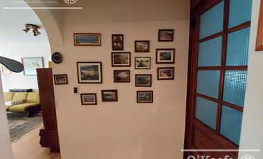 Casa de 6 ambientes en venta - Barrio Parque Bernal