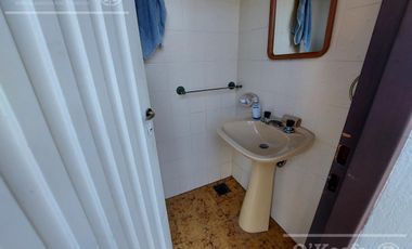 Casa de 6 ambientes en venta - Barrio Parque Bernal