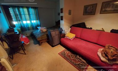Casa de 6 ambientes en venta - Barrio Parque Bernal