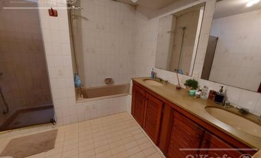 Casa de 6 ambientes en venta - Barrio Parque Bernal