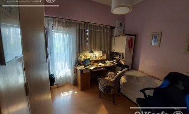 Casa de 6 ambientes en venta - Barrio Parque Bernal