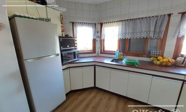 Casa de 6 ambientes en venta - Barrio Parque Bernal