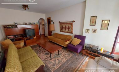 Casa de 6 ambientes en venta - Barrio Parque Bernal