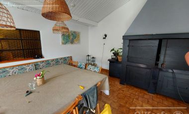 Casa de 6 ambientes en venta - Barrio Parque Bernal