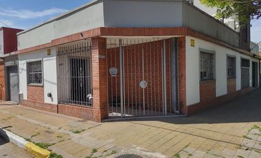 Casa en  J.J.PASO