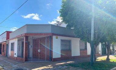 Casa en  J.J.PASO