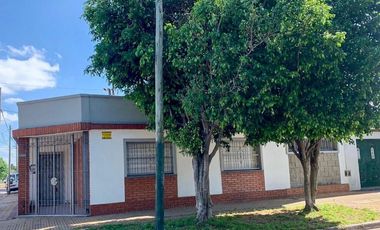 Casa en  J.J.PASO