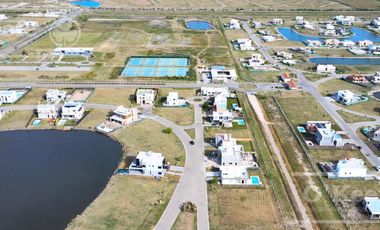 Lote perimetral en venta de 604 m2, ubicado en Villalobos Hudson Pueblos del Plata