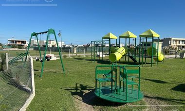 Lote perimetral en venta de 604 m2, ubicado en Villalobos Hudson Pueblos del Plata