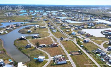 Lote perimetral en venta de 604 m2, ubicado en Villalobos Hudson Pueblos del Plata