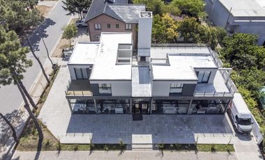 Venta - Local comercial en Pinamar - Centro Doble Frente