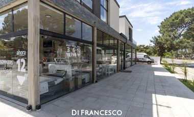 Venta - Local comercial en Pinamar - Centro Doble Frente