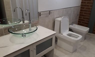 Casa 4 Dormitorios en  Sargento vidal