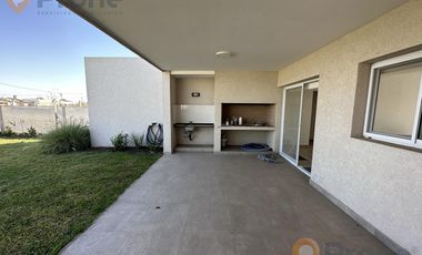 VENTA Casa a estrenar en Jardines de Esther