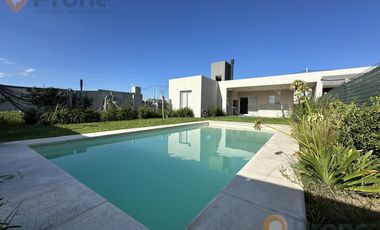 VENTA Casa a estrenar en Jardines de Esther