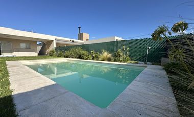 VENTA Casa a estrenar en Jardines de Esther
