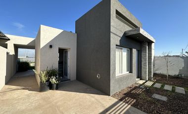 VENTA Casa a estrenar en Jardines de Esther