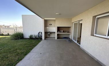 VENTA Casa a estrenar en Jardines de Esther