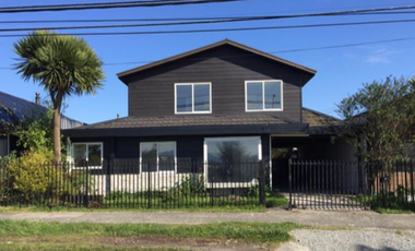 Local Comercial en Venta en Amplia casa en Av. Volcán Puntiagudo - Sol de Oriente