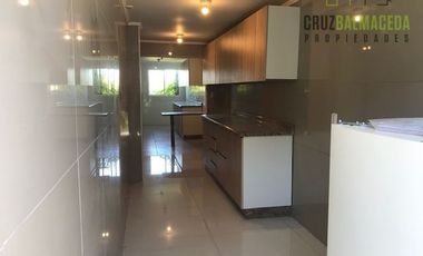 Local Comercial en Venta en Amplia casa en Av. Volcán Puntiagudo - Sol de Oriente