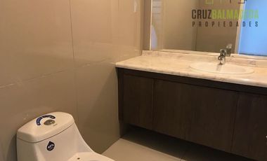 Local Comercial en Venta en Amplia casa en Av. Volcán Puntiagudo - Sol de Oriente