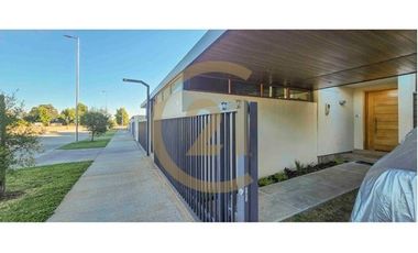 Venta casa estilo mediterráneo en Los Ángeles