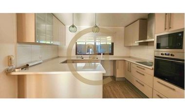 Venta casa estilo mediterráneo en Los Ángeles