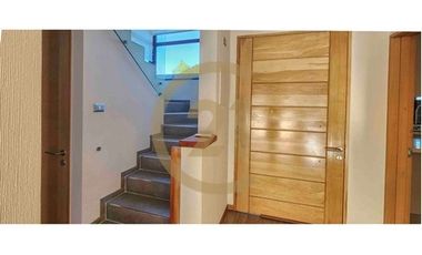 Venta casa estilo mediterráneo en Los Ángeles