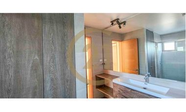 Venta casa estilo mediterráneo en Los Ángeles