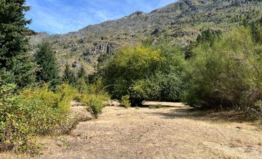 Chacra en  El Hoyo. Camino a desemboque