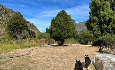 Chacra en  El Hoyo. Camino a desemboque