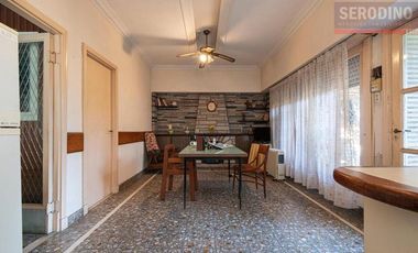 Chalet 6 ambientes con parque