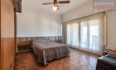 Chalet 6 ambientes con parque