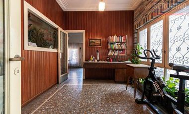 Chalet 6 ambientes con parque