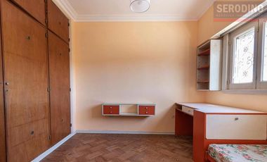 Chalet 6 ambientes con parque
