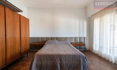 Chalet 6 ambientes con parque
