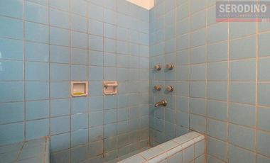 Chalet 6 ambientes con parque