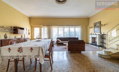 Chalet 6 ambientes con parque