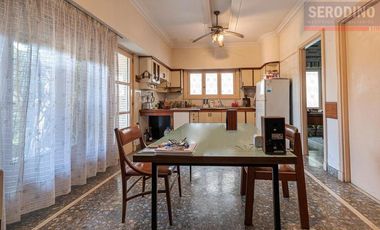 Chalet 6 ambientes con parque