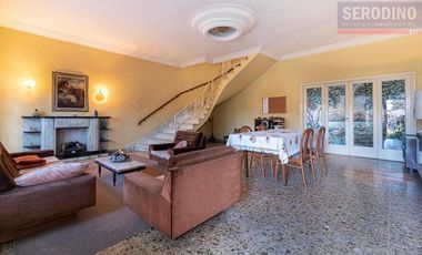 Chalet 6 ambientes con parque